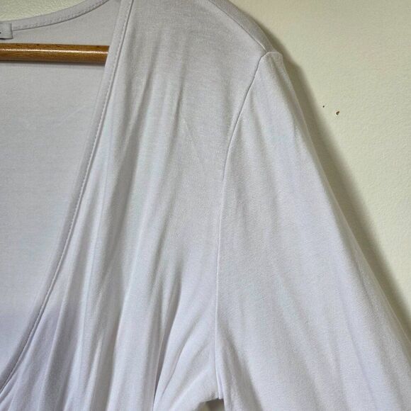 EUC MANGOPOP WHITE DEEP V SURPLICE LONGSLEEVES TOP SIZE LARGE - Picture 12 of 16